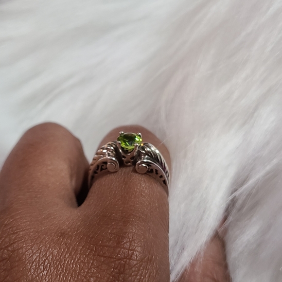 Vintage .5ct Round Cut Peridot Silver Scroll Size 8.5 Ring - Picture 8 of 8